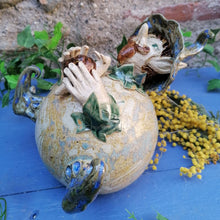 Charger l'image dans la galerie, Lutin de Jardin avec un escargot tout chaud !