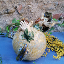 Charger l'image dans la galerie, Lutin de Jardin avec un escargot tout chaud !