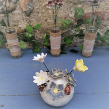 Charger l'image dans la galerie, Pique-Fleurs Floral Trois Coccinelles