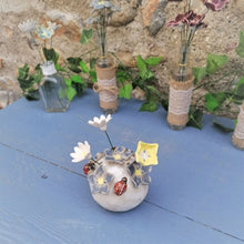 Charger l'image dans la galerie, Pique-Fleurs Floral Trois Coccinelles