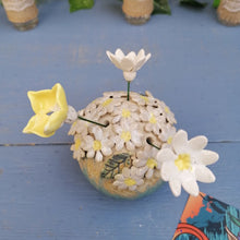 Charger l'image dans la galerie, Pique-Fleurs Floral Marguerite