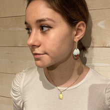 Charger l'image dans la galerie, Boucles d'oreilles Terre Rouge enneigée