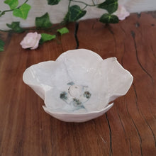 Charger l'image dans la galerie, Porte-encens Floral Nacré