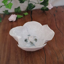 Charger l'image dans la galerie, Porte-encens Floral Nacré