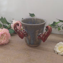 Charger l'image dans la galerie, Tasse Lutin Chaussons Rouges