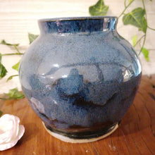 Charger l'image dans la galerie, Vase Rond Bleu Profond